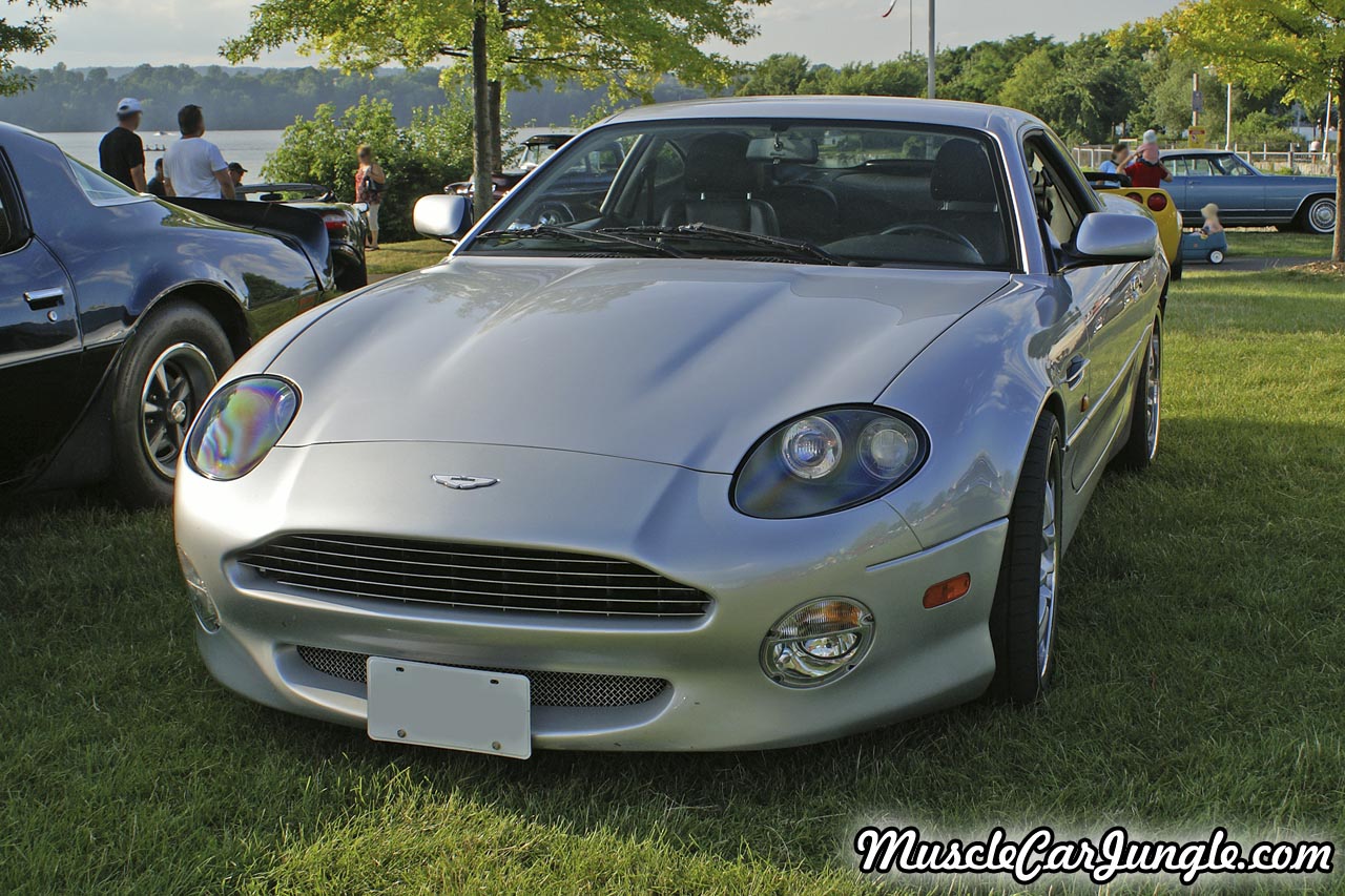 Aston Martin DB7 Vantage Front Left