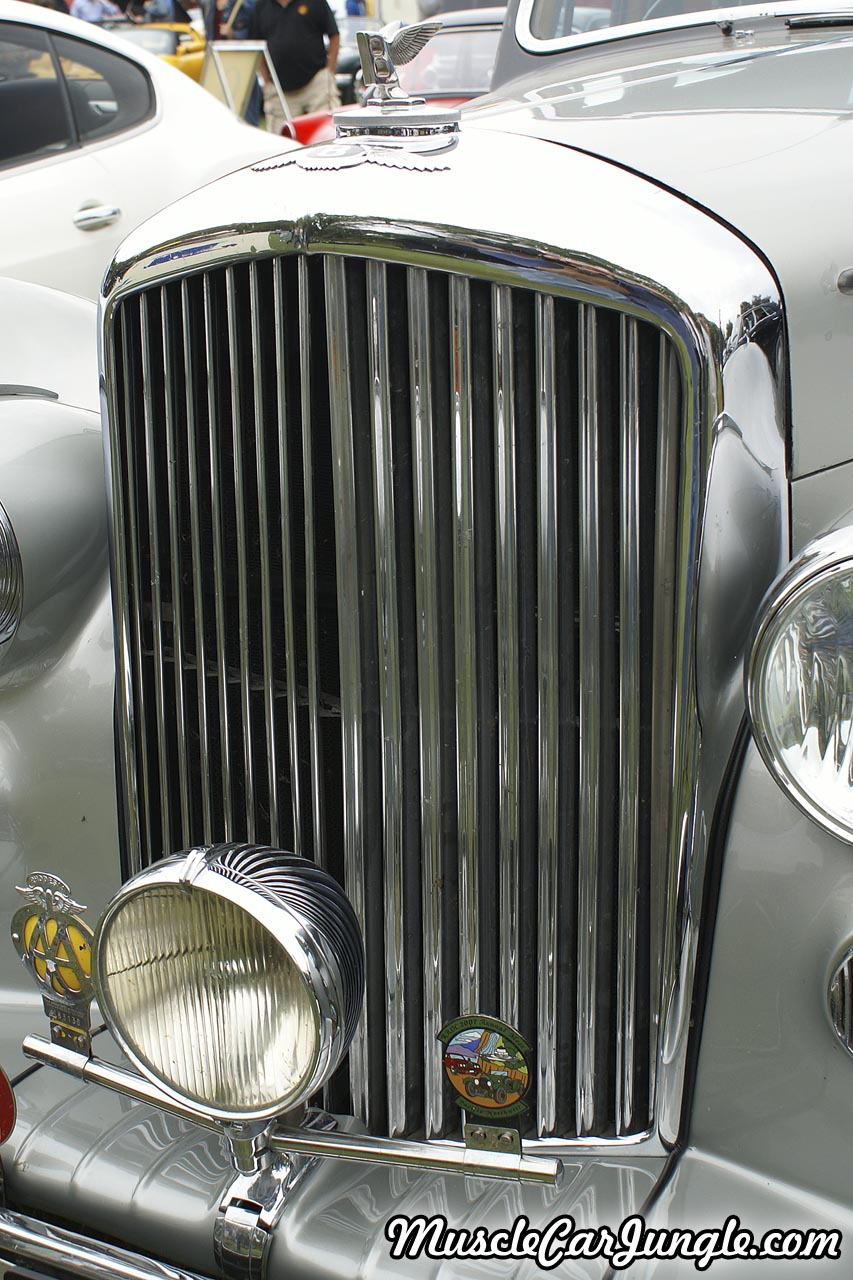 1952 MK VI Grill