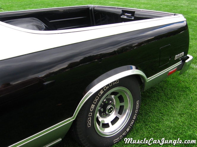 1987 El Camino Conquista Bed