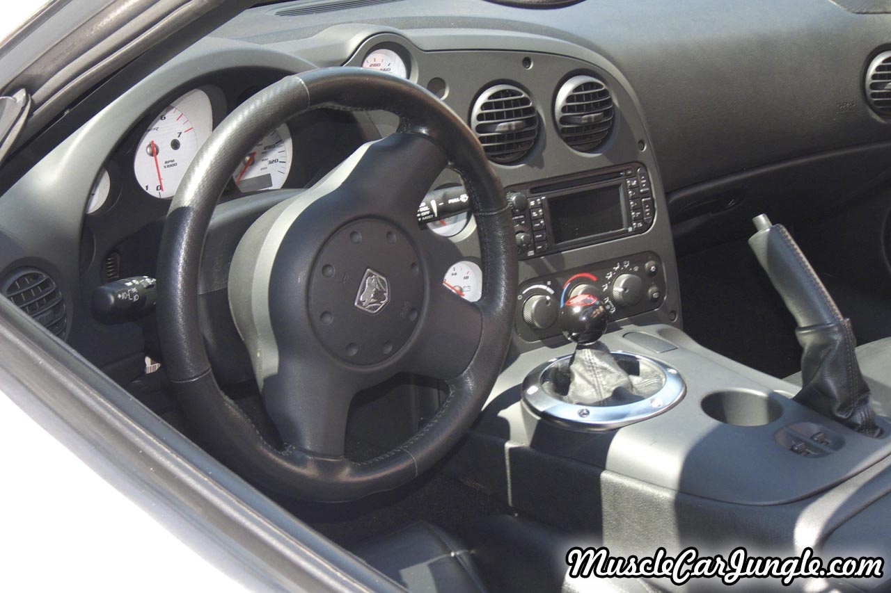 SRT-10 Viper Dash