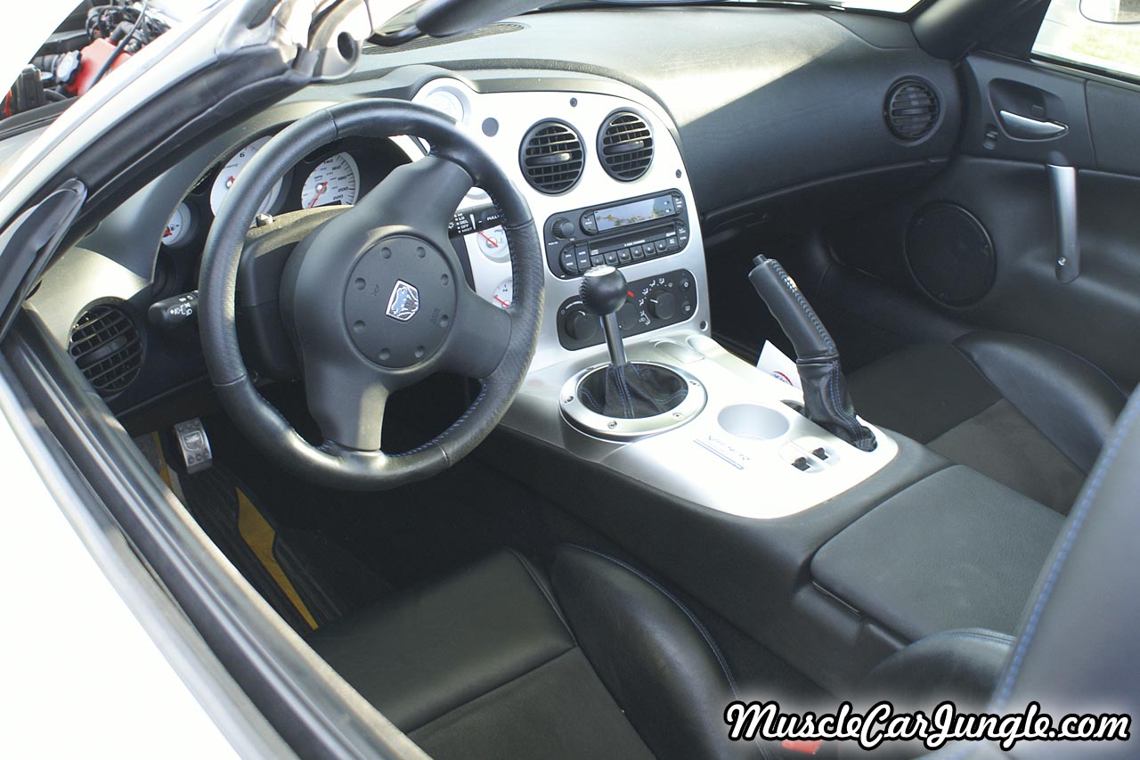 Viper SRT-10 Interior