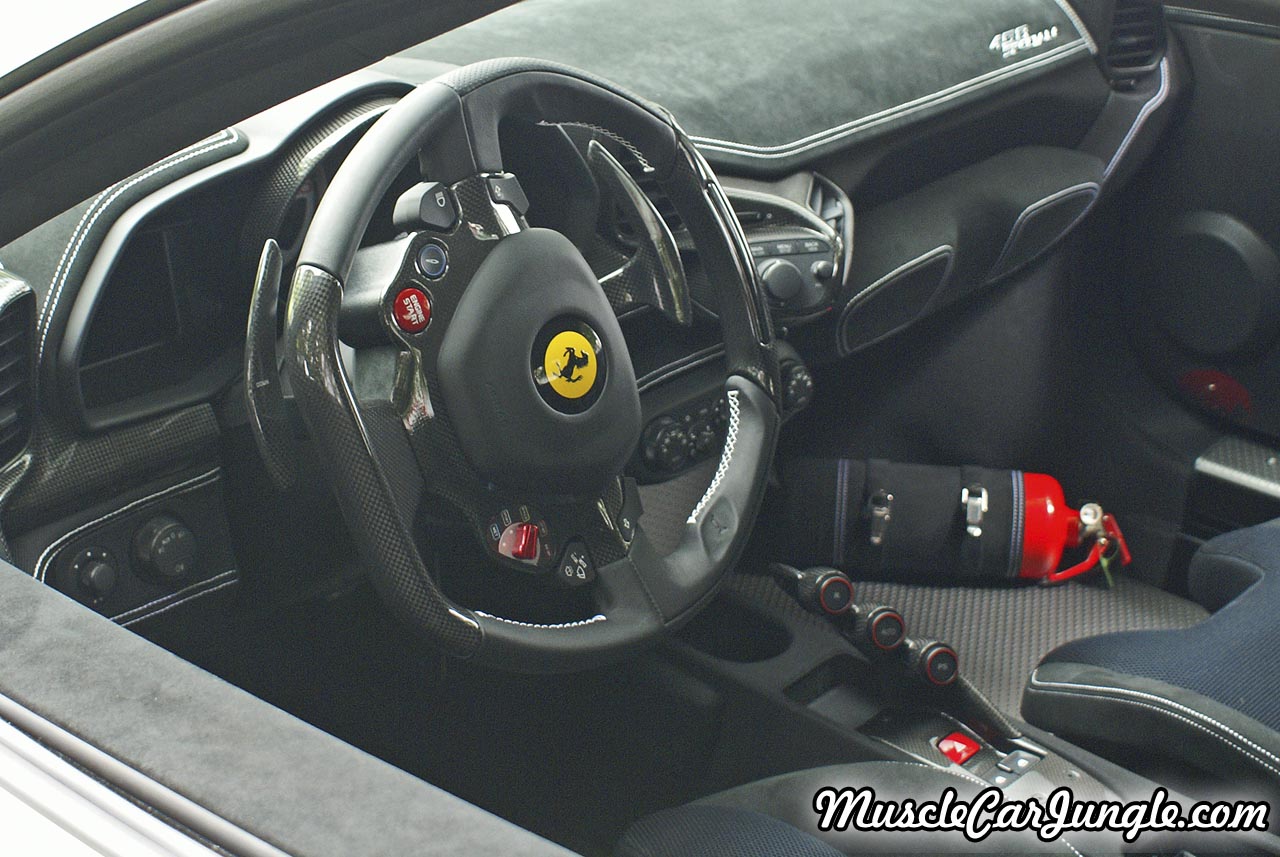 458 Speciale Interior