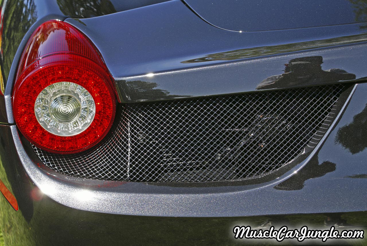 Black Ferrari 458 Spider Rear Vent
