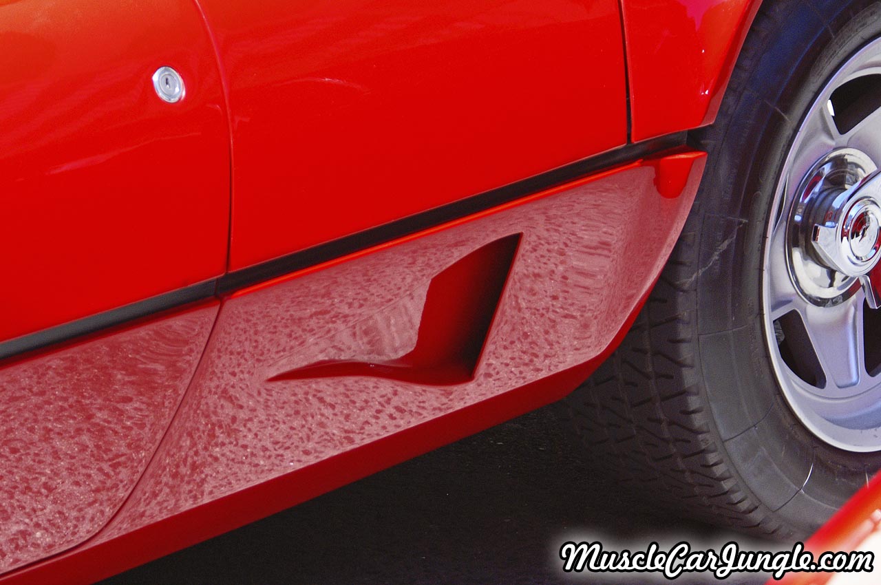 1984 512 Berlinetta Boxer Side Naca Scoop