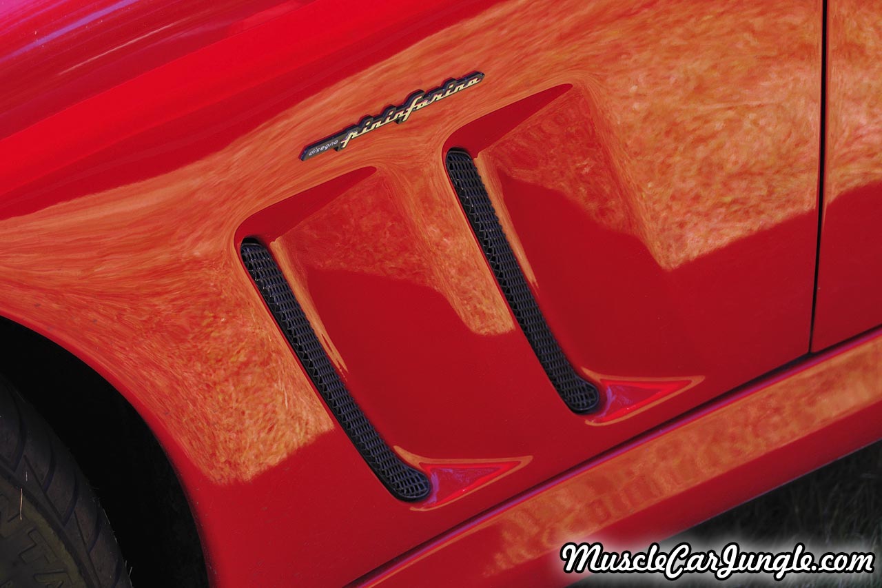 Red Ferrari 550 Fender Vents
