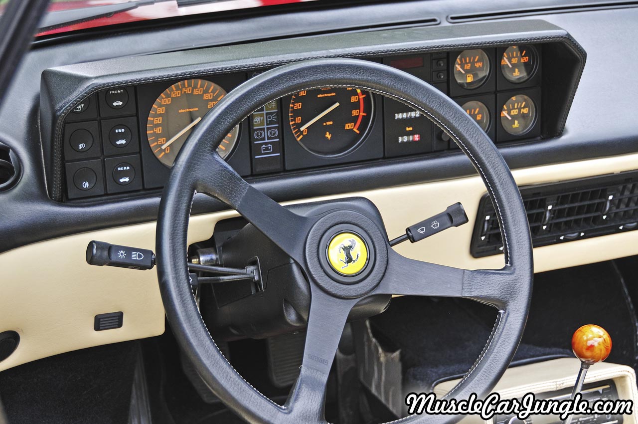 1991 Ferrari Mondial Cabriolet Dash