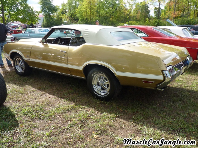 1972 442 W 30 Cutlass Rear Left