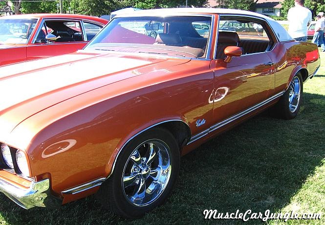 1971 Oldsmobile Cutlass Left Side