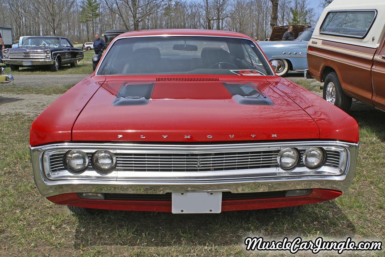 1970 Fury II Front
