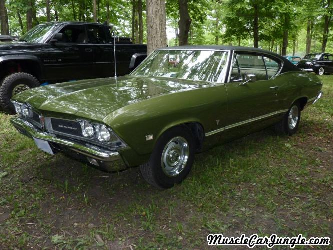 1968 Pontiac Beaumont 327 Front Left