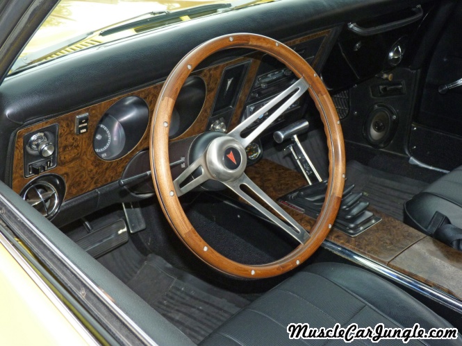 1969 Pontiac Firebird 350 Dash