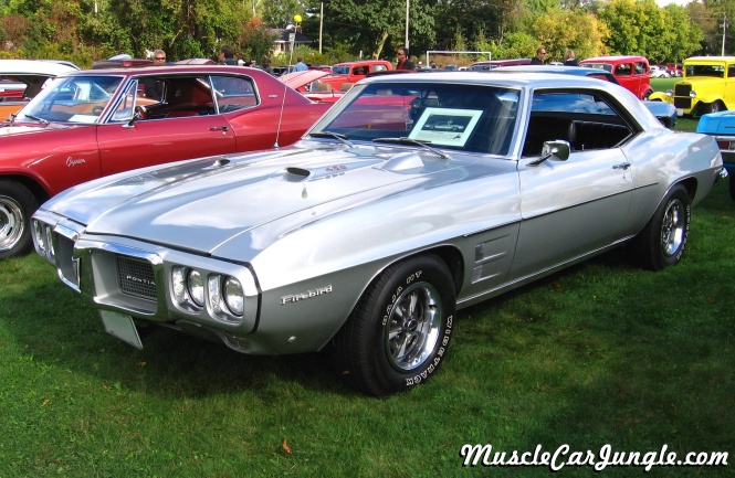 1969 Pontiac Firebird 400 Front Left